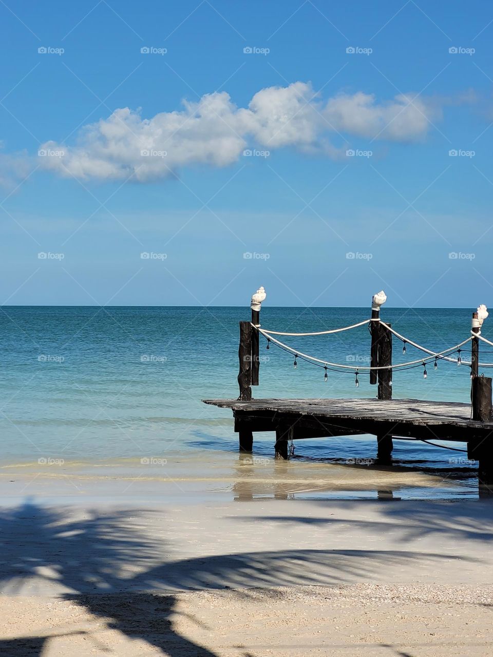 muelle y mar del Caribe