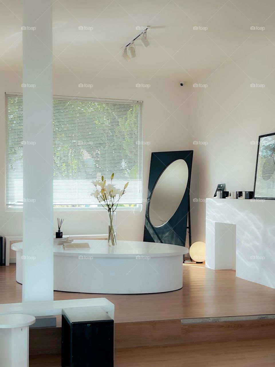 A coffeeshop with minimalism interior design style