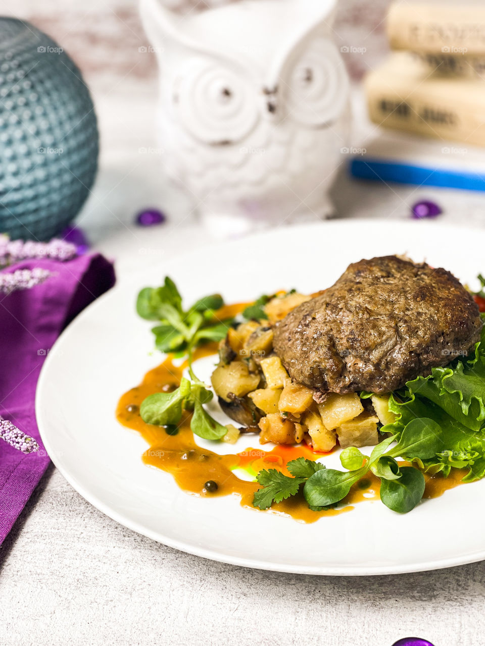 Homemade cutlet with potatoes 