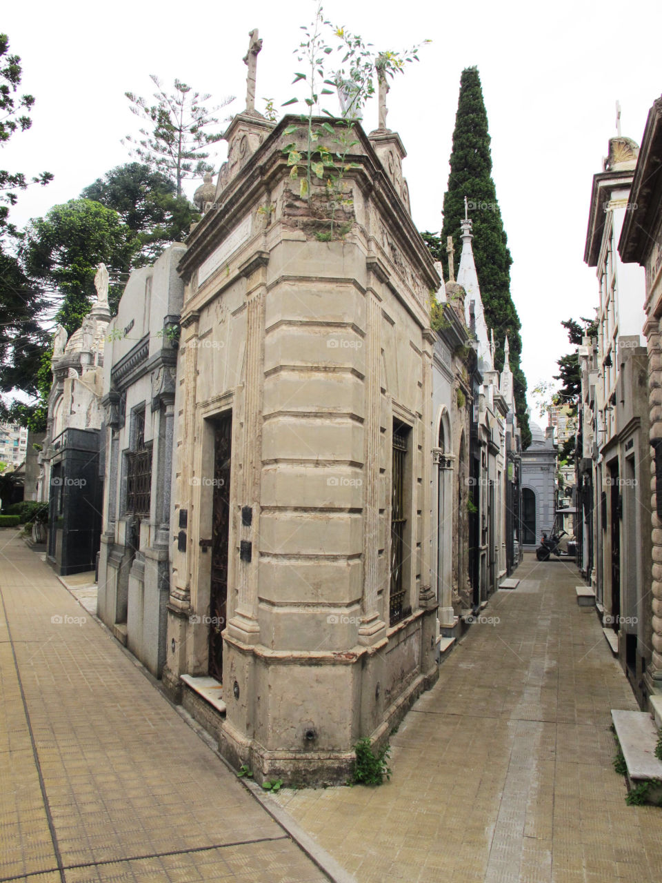 buenos aires tombs avenues la recoleta cemetery by jpt4u