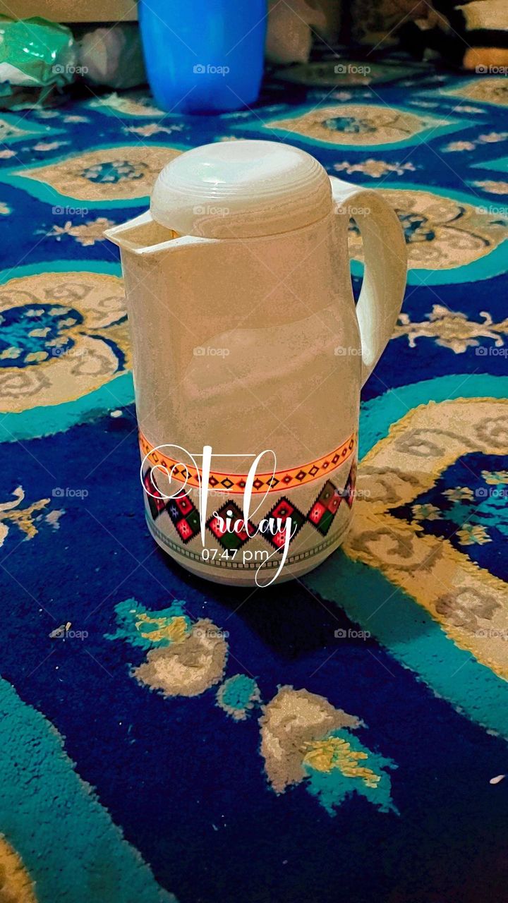 Glory be to God, the wonderful picture and its appearance are very beautiful. It is a tea refrigerator with sweet carpets