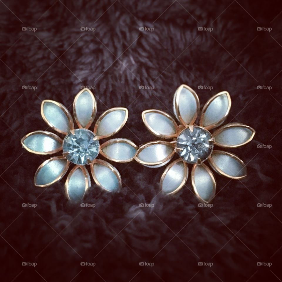 Vintage clip enamel blue earrings with rhinestones