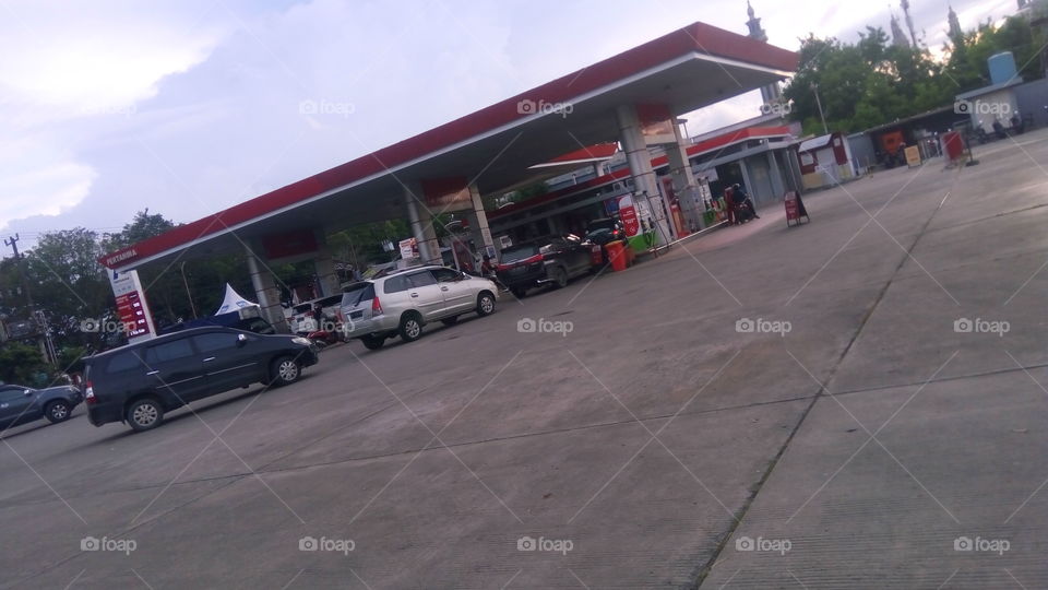 evening atmosphere at the car refueling station