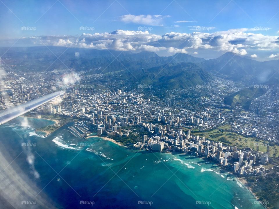 Airplane skyline view 