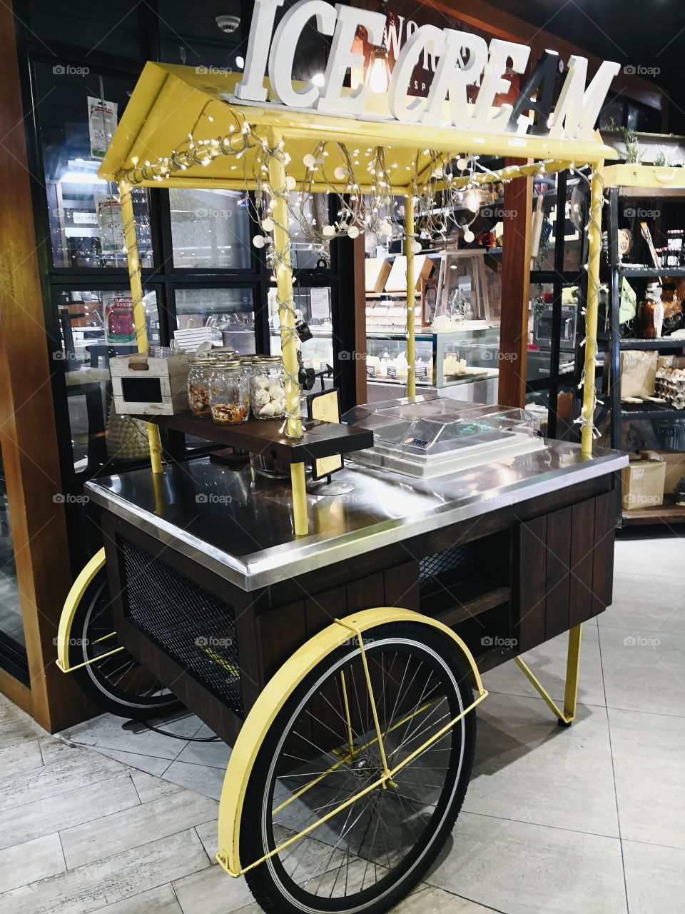 How awesome is this ice cream stand?