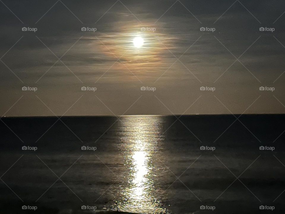 Moon#sea#reflect#sky