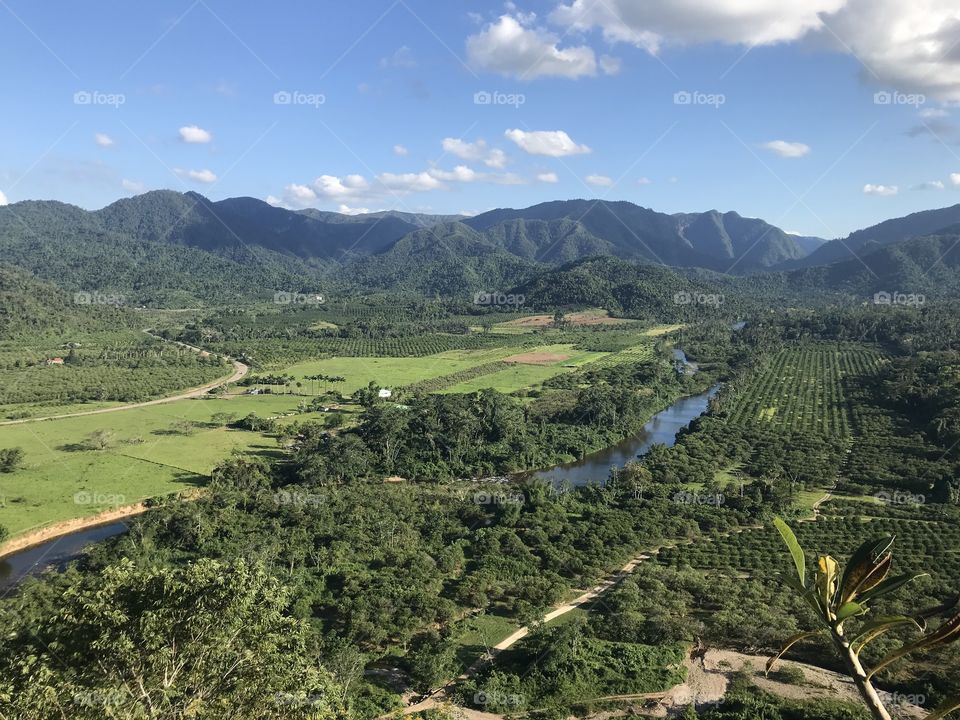 These mountain peeks and rolling valleys are stunning! Belize is the most beautiful place I have ever seen. The land beyond those mountains hold some of my dearest memories, friends, and experiences. ~Belmopan, Belize