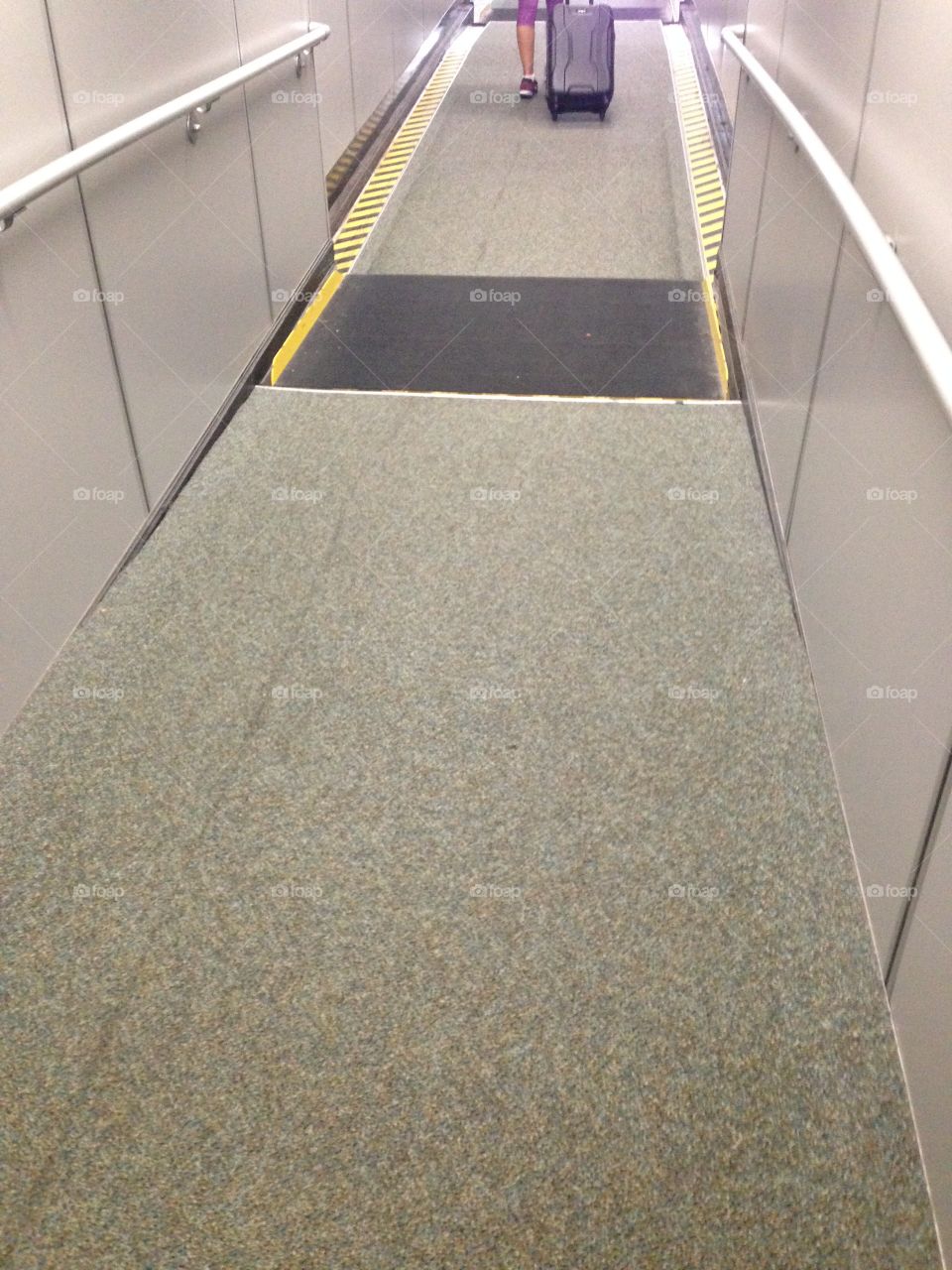 Entrance / exit enclosed ramp to from airplane