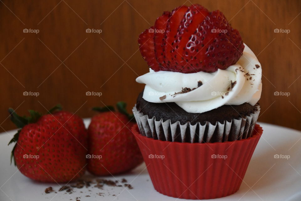 chocolate strawberry cup