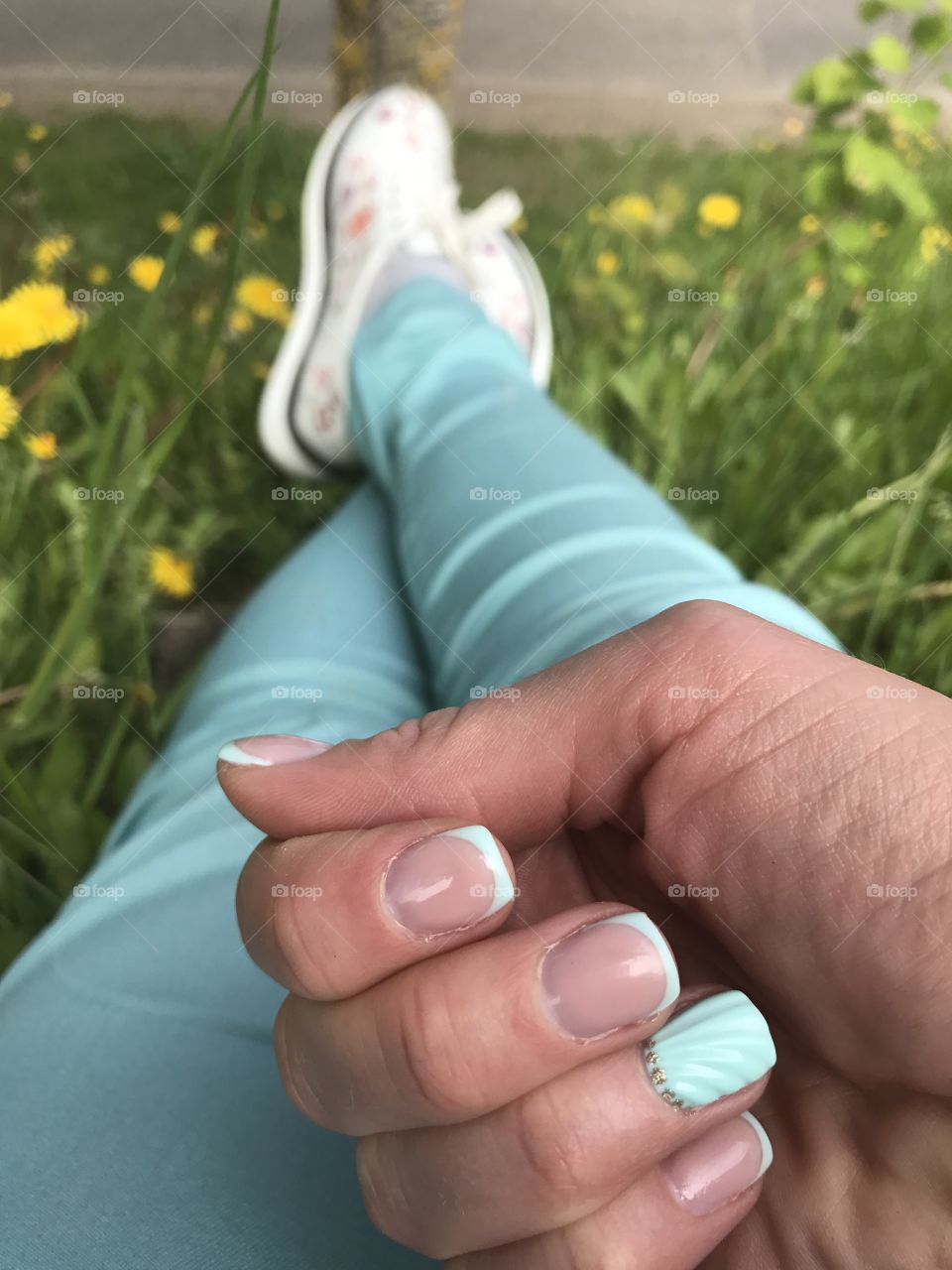 Beautiful mint color nails 