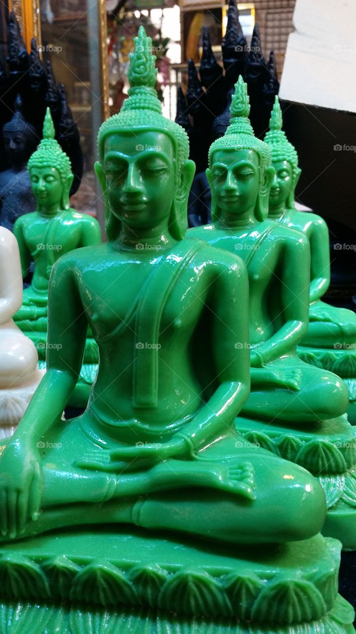 Green color story,  Buddha