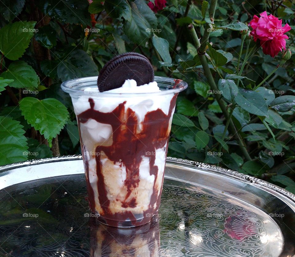 This is a rich oreo cookie cakes, cream and vanilla cake with condensed milk.