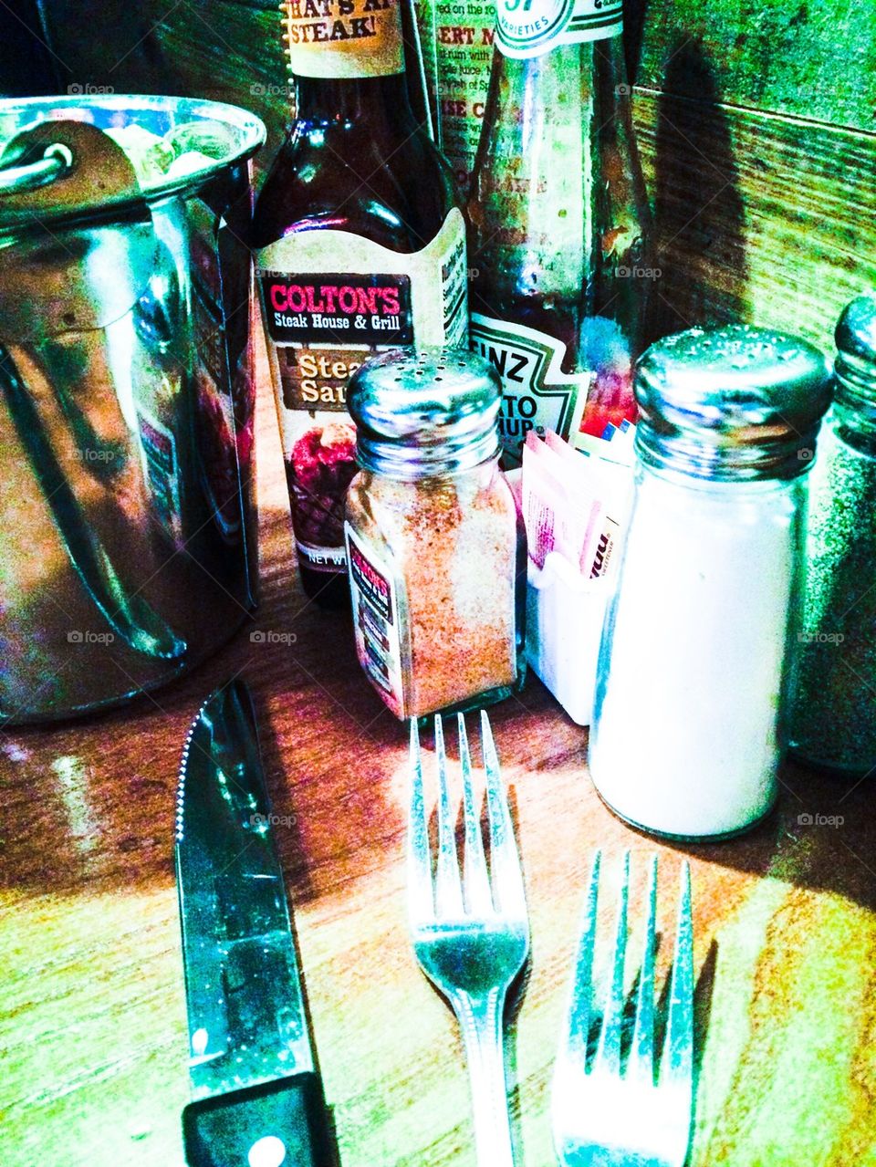 Condiments at rest