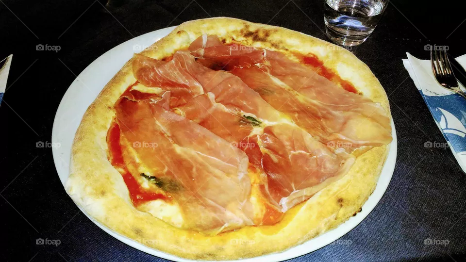Pizza Regina