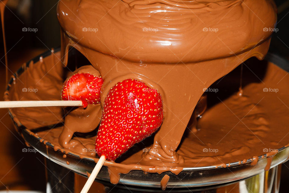 Chocolate Dipping Strawberries