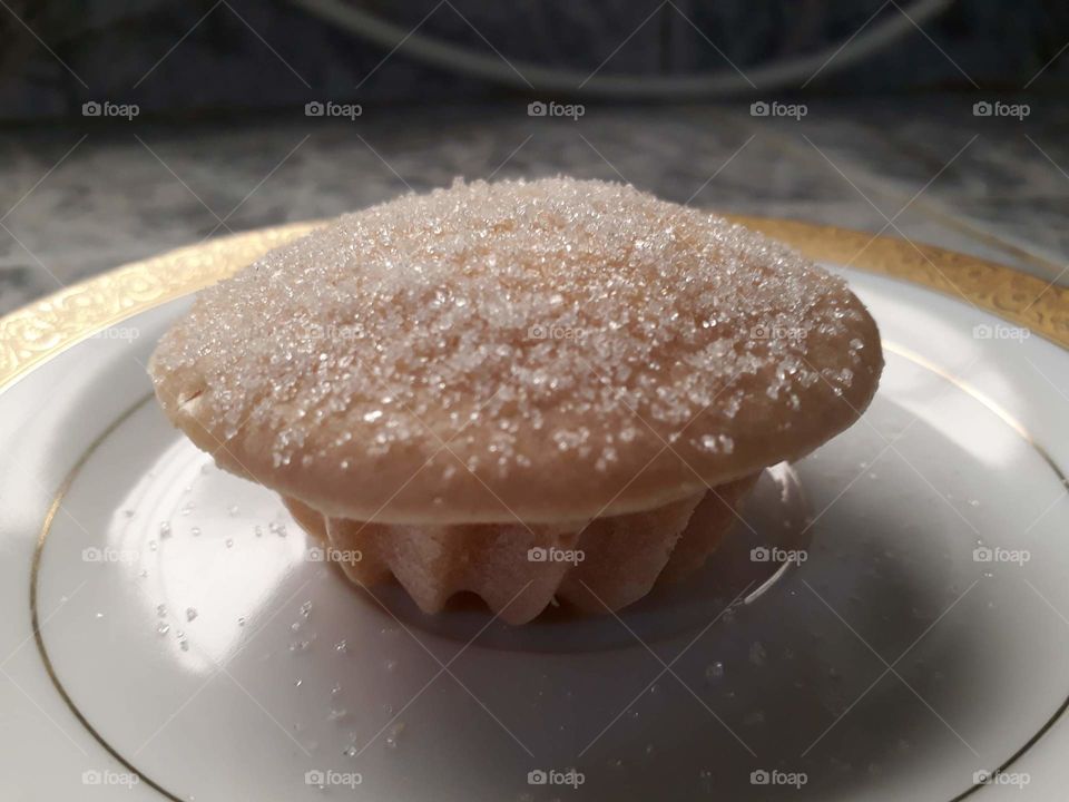 muffins de vainilla, con topping de azucar, rico y esponjoso ideal para acompañar tus meriendas o solo tienes un antojo.