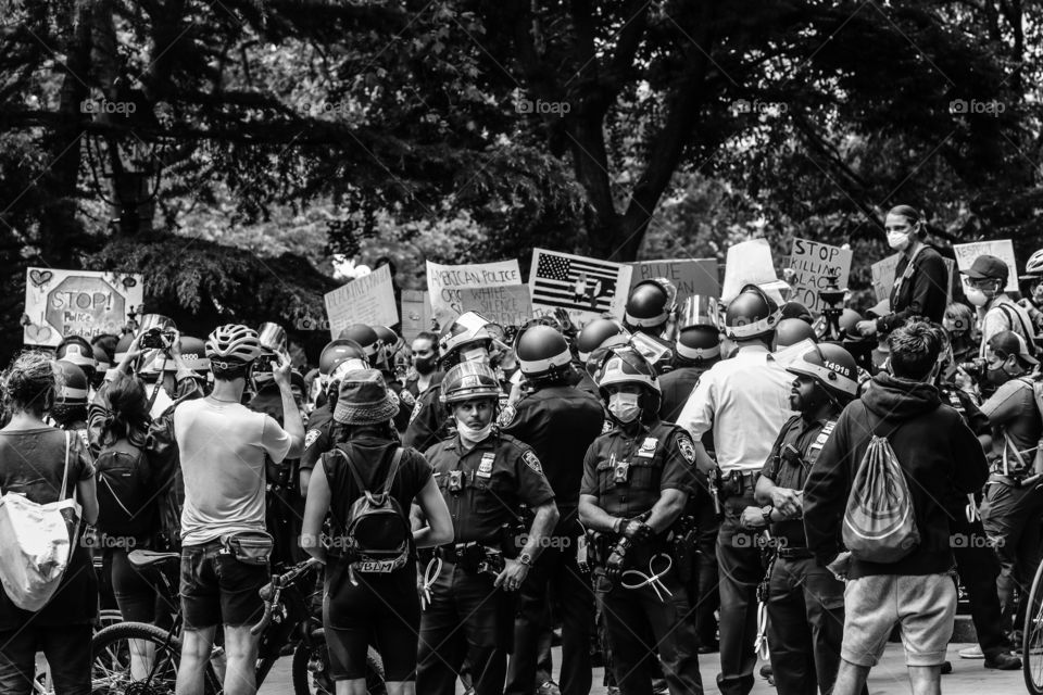 Cops guard park entrance for protesters 