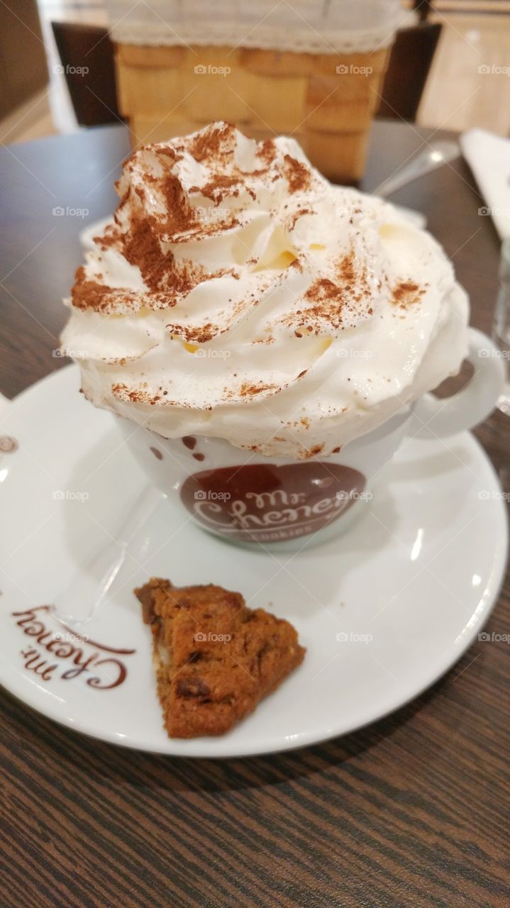 Chocolate quente com chantilly