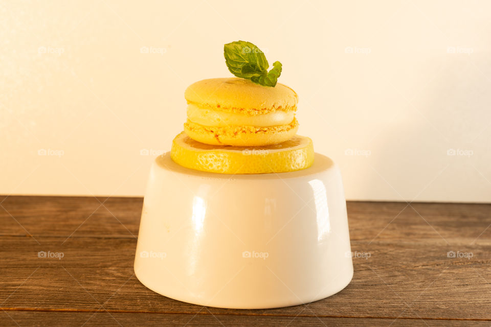 single lemon macaron