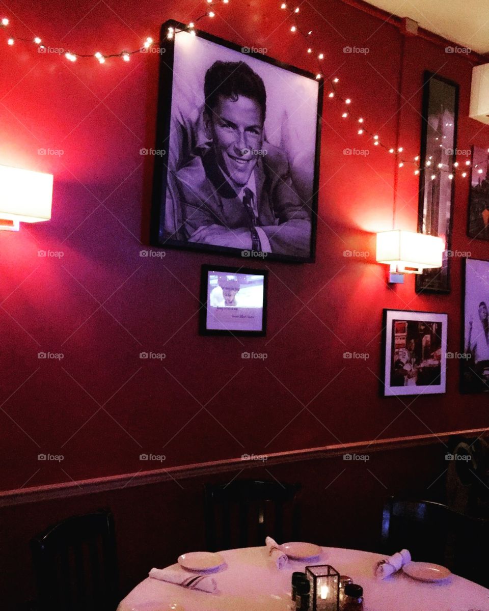 Frank Sinatra photo in restaurant 