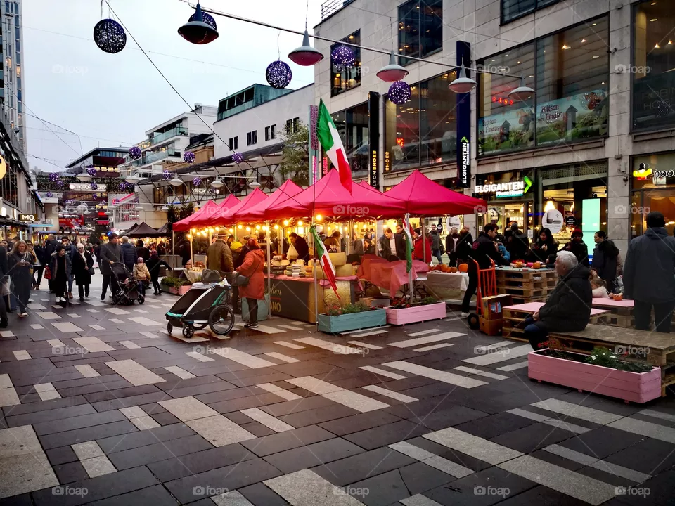 Street Market.