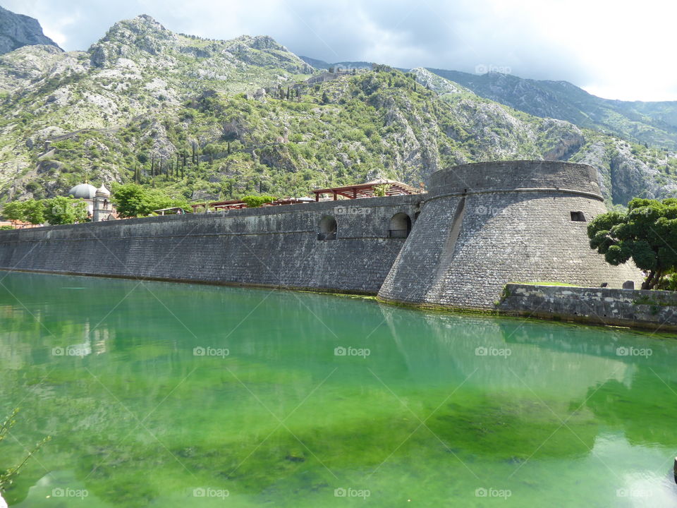 Canal and city wall @ Kotor