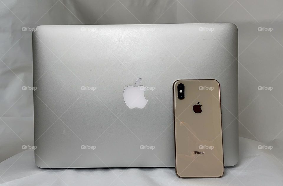 MacBook Pro and IPhone XS 