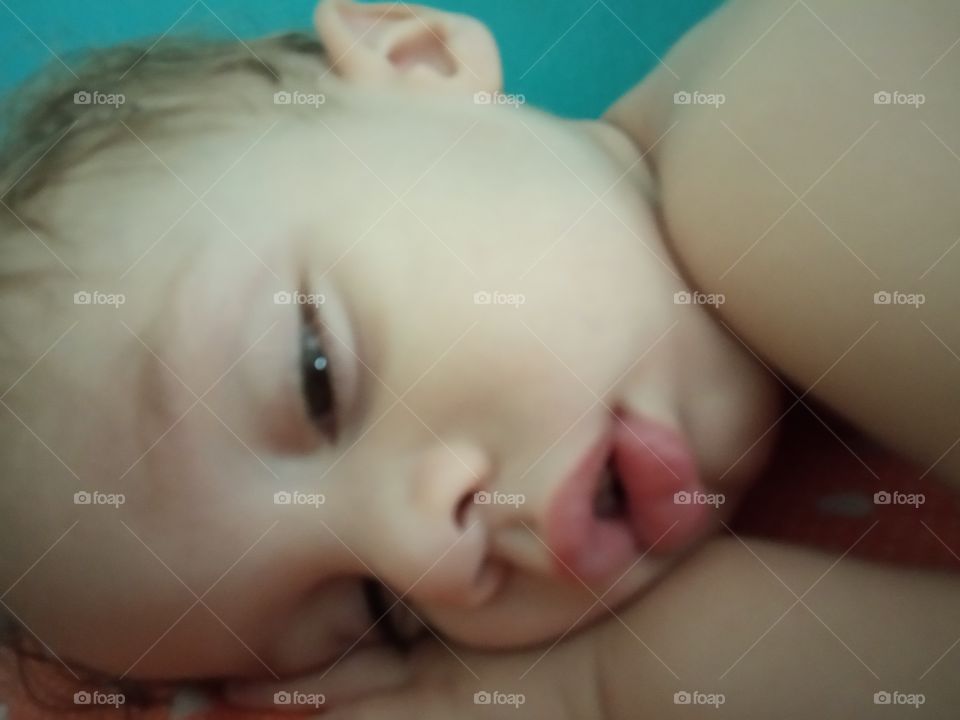 criança dormindo