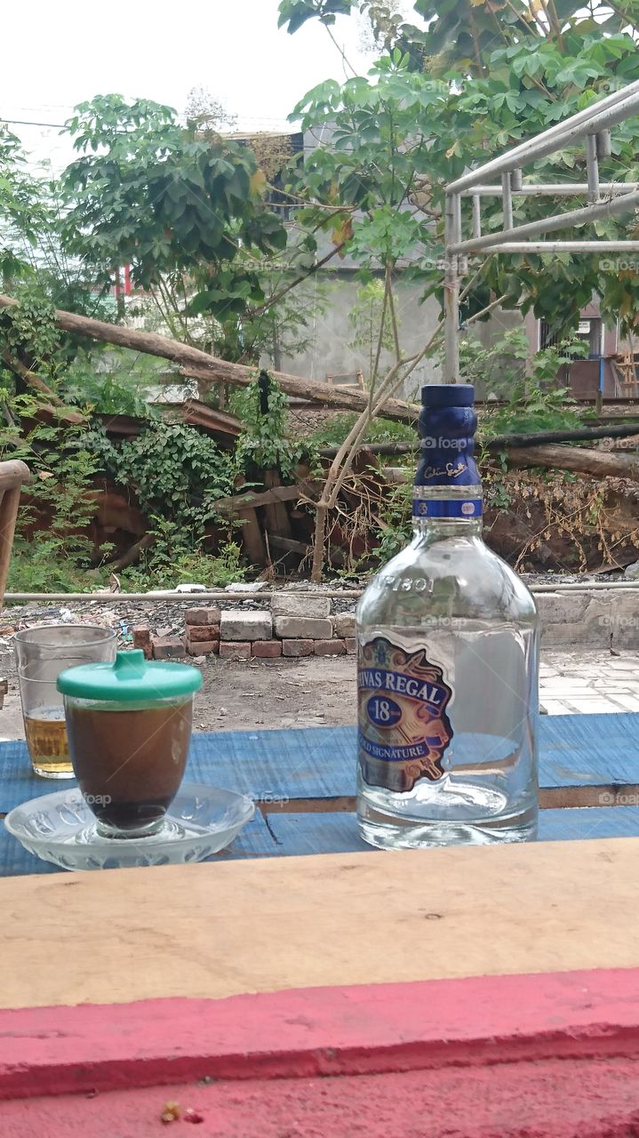 Coffe vs Chivas Regal