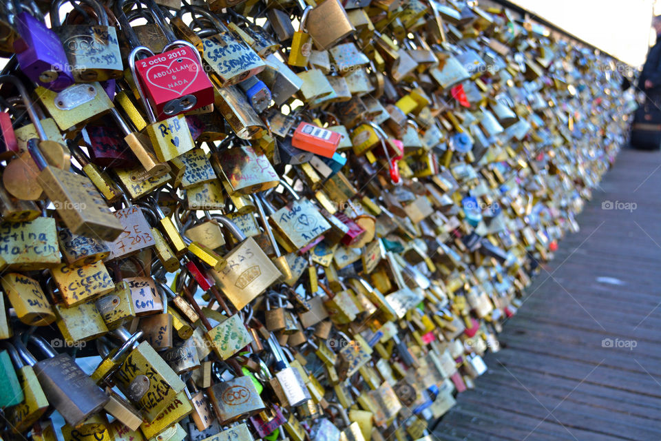 The lover's padlocks