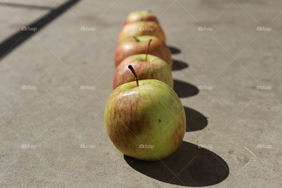 apples