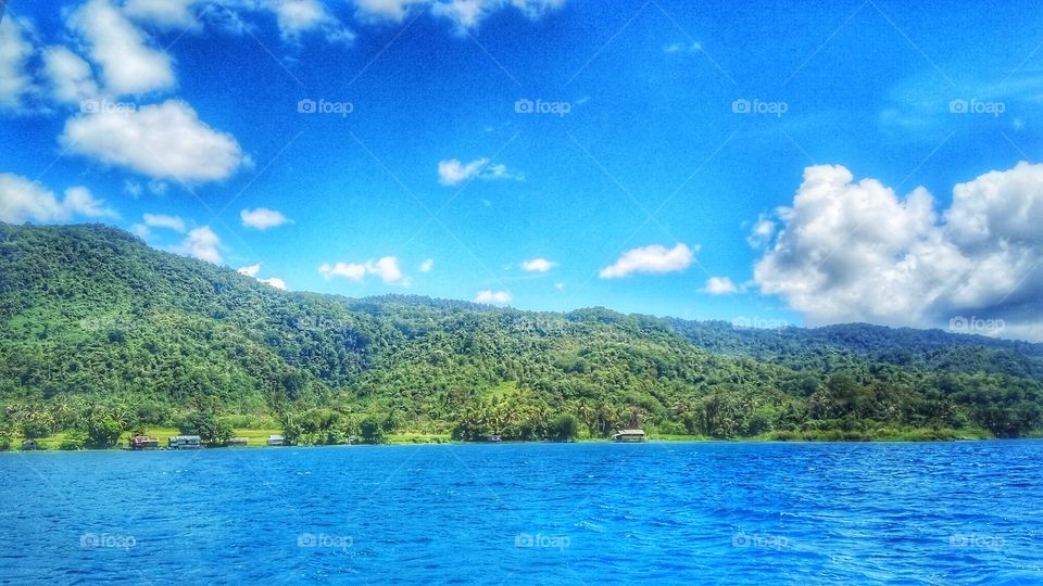 Matano lake - paku shelters