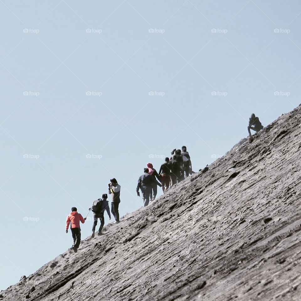 Wrong Way Hicker Take Pictures With Selfie Stick