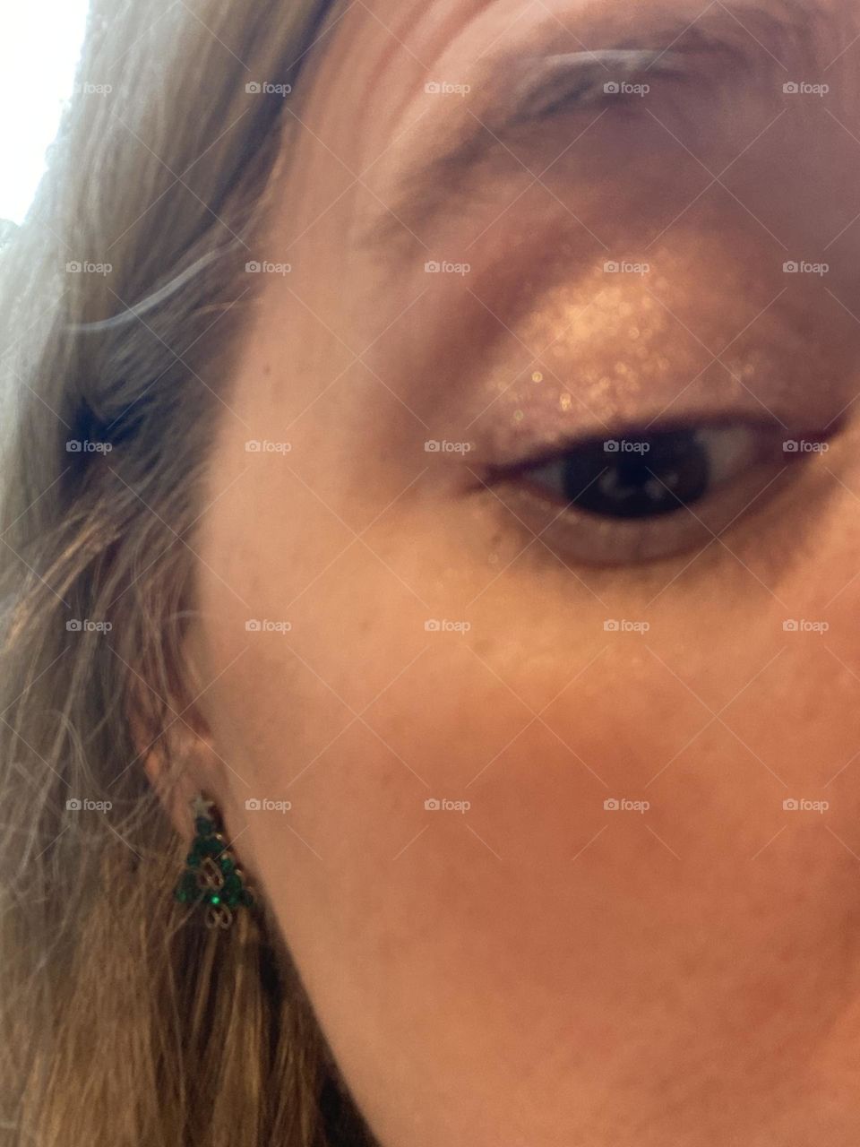 My brown eye made up with Bare Minerals shade “Queen Phyllis, which is a gold shade, glamorous and glittery but still easy to wear every day.