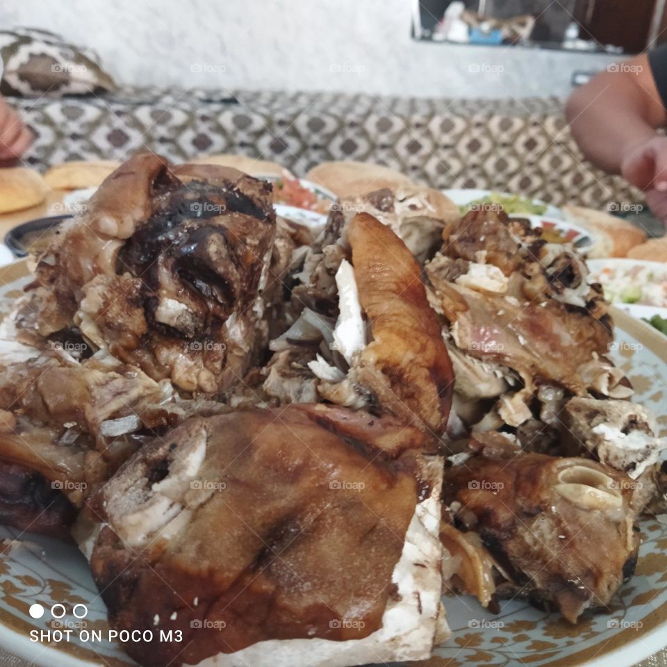 Moroccan food: the meat of sheep head.