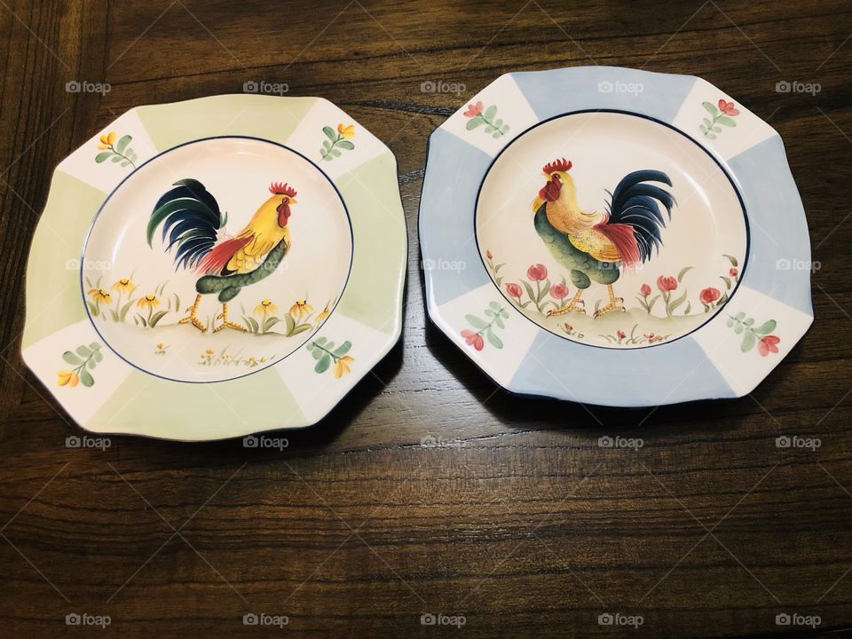 Chinese porcelains. Roosters 