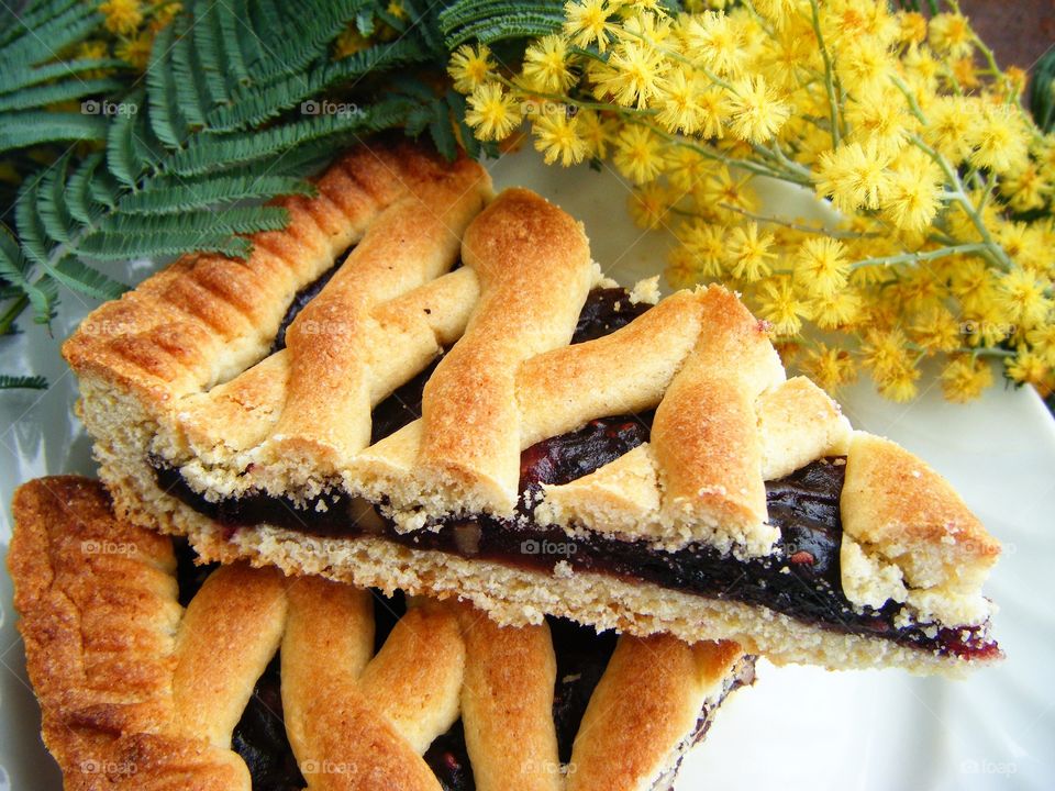 Crostata di prugne e noci