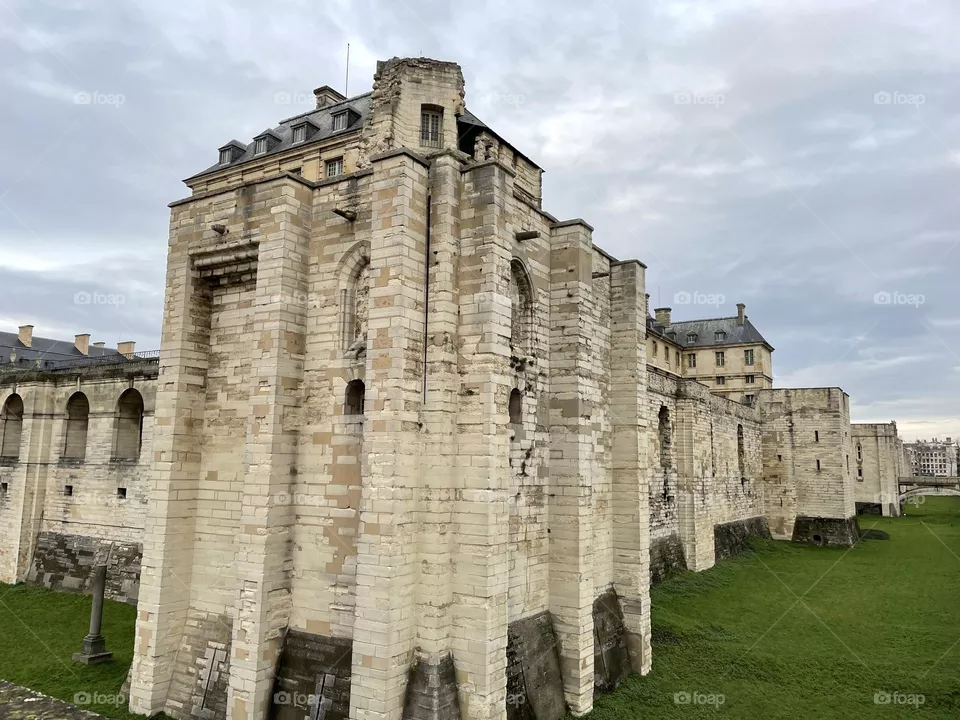 Château de Vincennes, an English style castle in Paris 