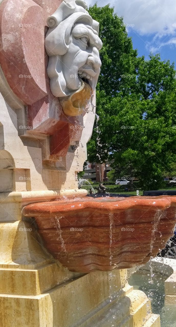 South face of fountain, Kansas City, Missouri, Country Club Plaza, moving water