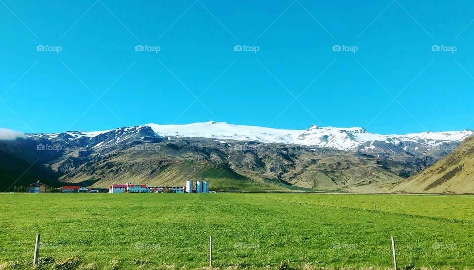 Beautiful snow-capped Mountain 