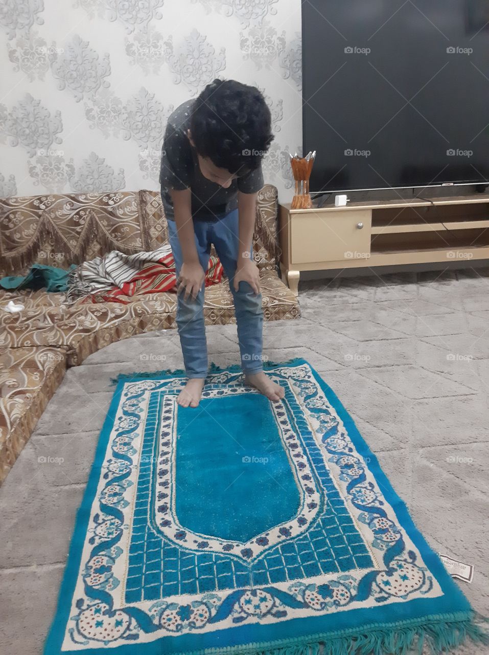 I need your support guys, I'm very, very poor, poor