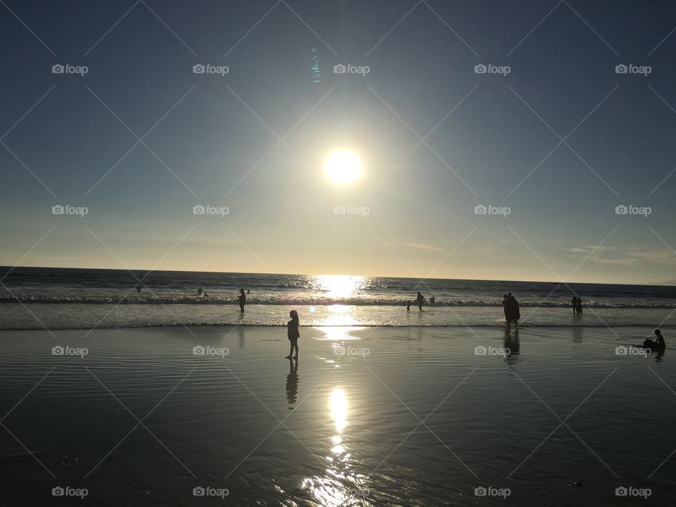 Silhouettes  of sunset lovers