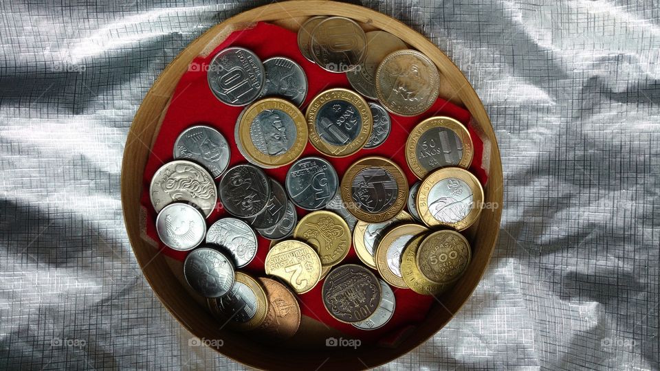 Moedas para colecionadores. Novas e antigas.