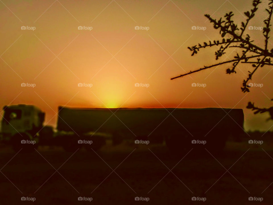 Morning sunrise
#truck#