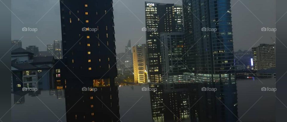 building in the night beautiful picture 📸