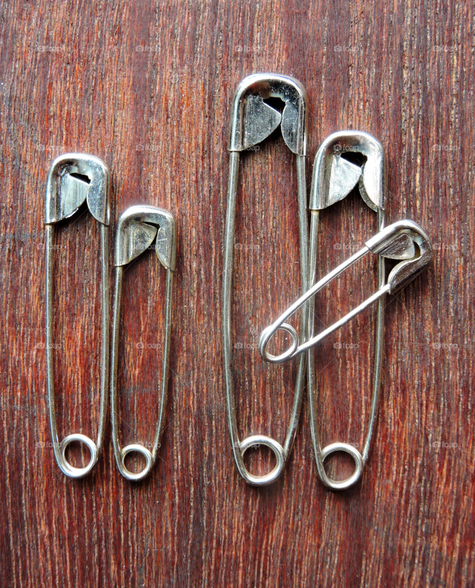 safety pin macro photography