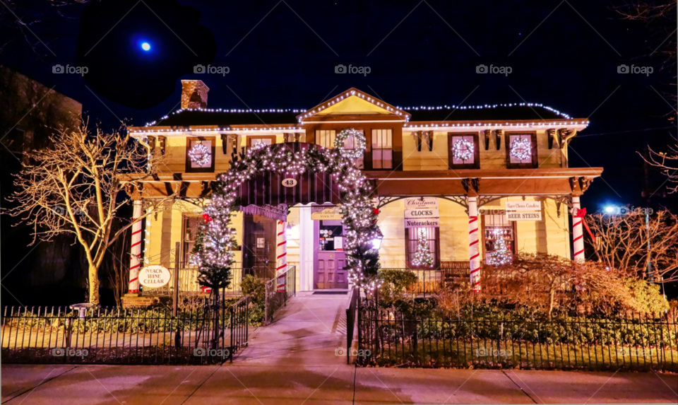 house lights moon holidays by delvec