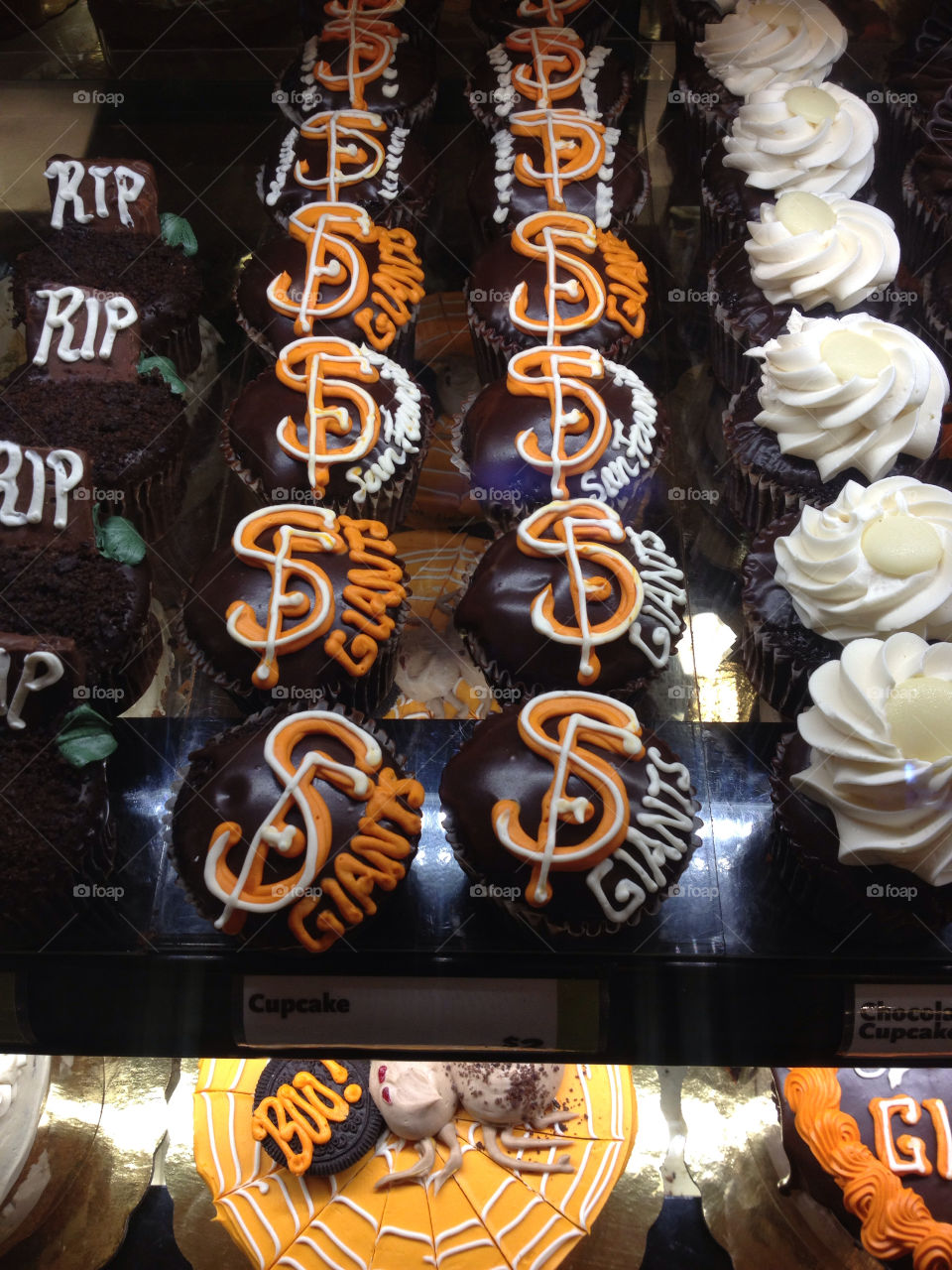 bakery cupcake baseball giants by logailschmitt