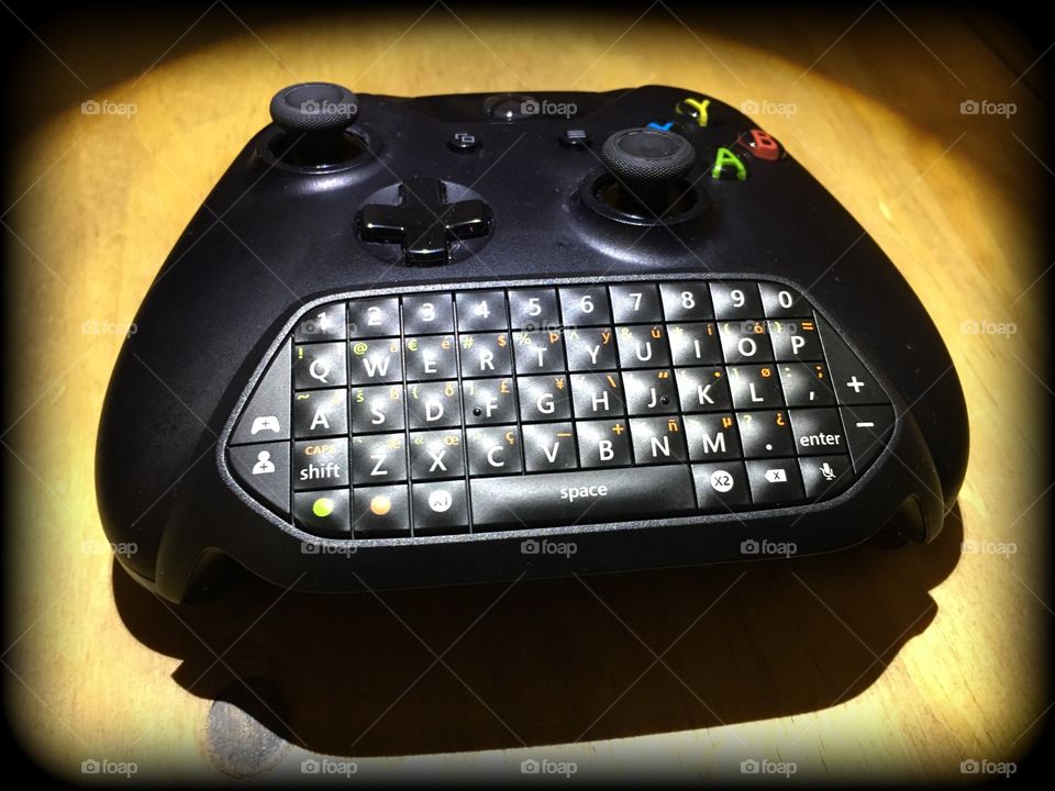 Xbox one controller with chatpad 