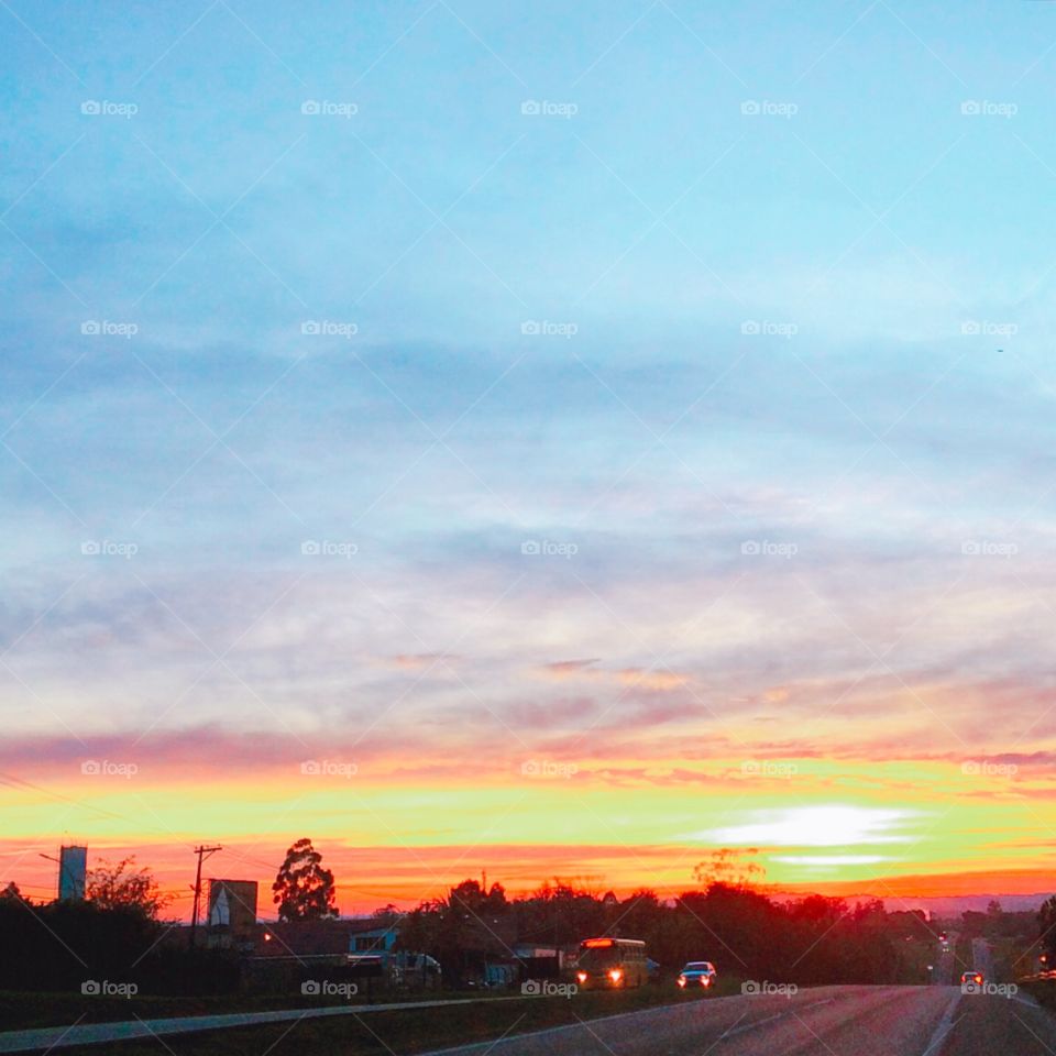 🌅Desperte, #Jundiaí!
Ótimo #domingo a todos.
🍃
#sol #sun #sky #céu #photo #nature #morning #alvorada #natureza #horizonte #fotografia #paisagem #inspiração #amanhecer #mobgraphy #mobgrafia #FotografeiEmJundiaí